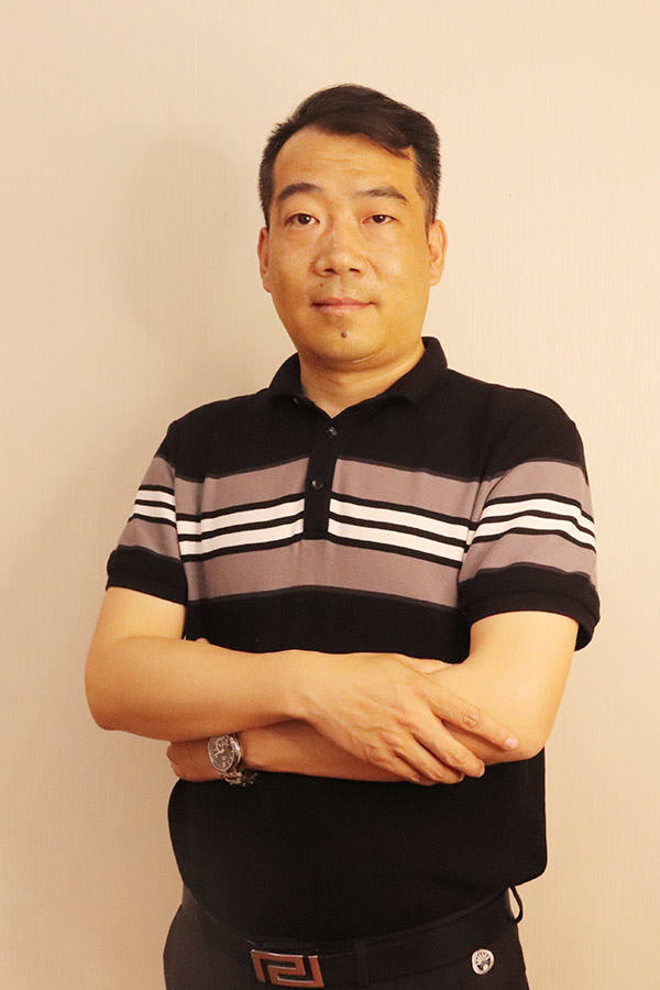 榆阳冯少坤 本科学历,毕业于陕西师范大学
