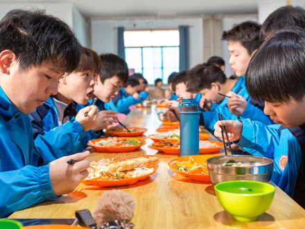 榆阳学生用餐