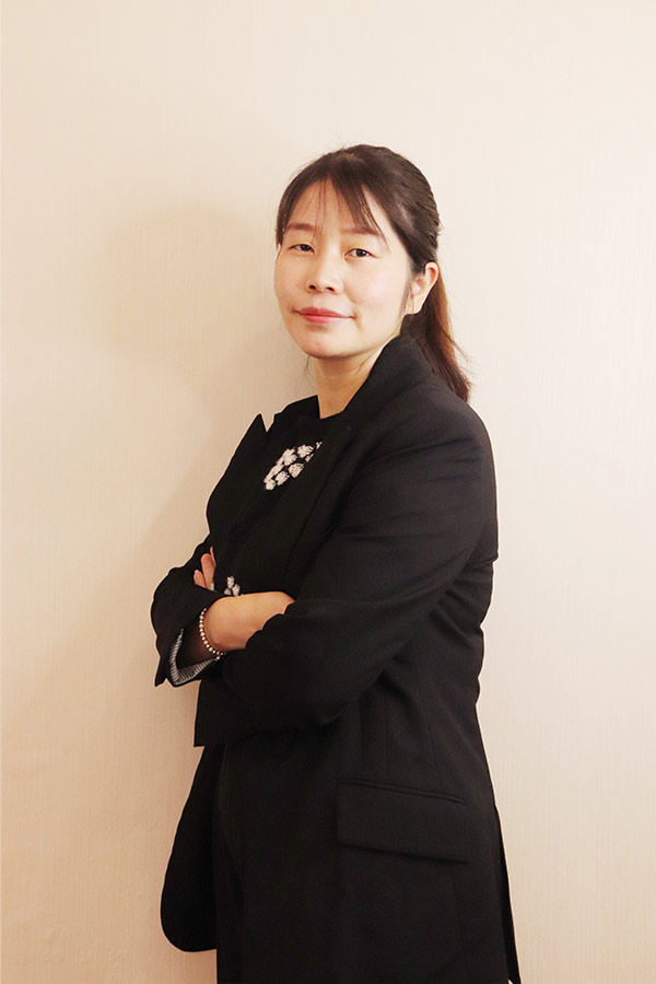 榆阳吕瑶 本科学历,毕业于陕西师范大学