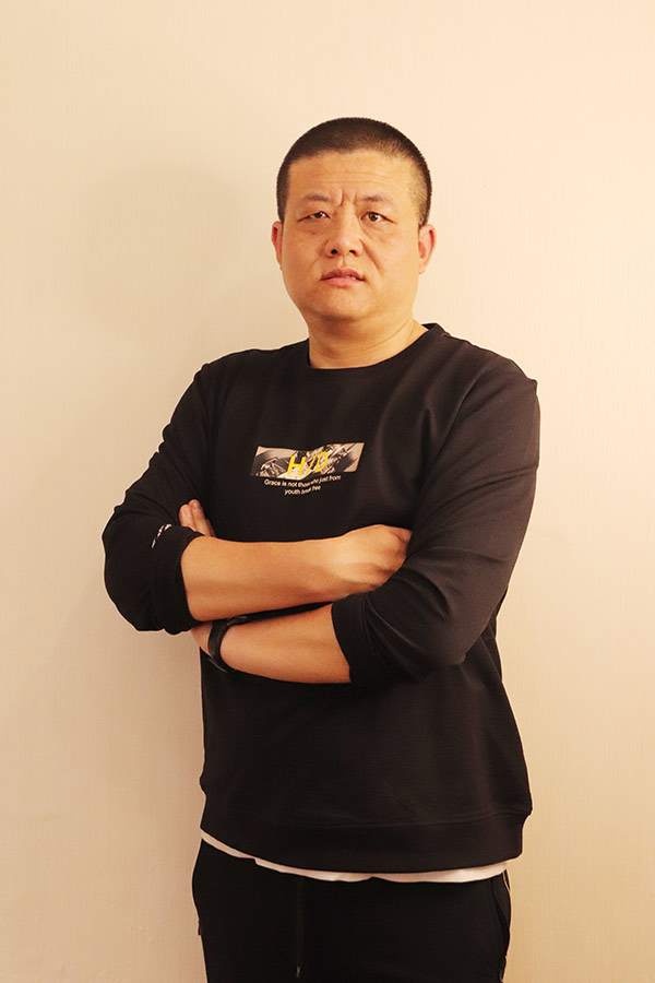 杨成  研究生学历,毕业于石家庄铁道大学